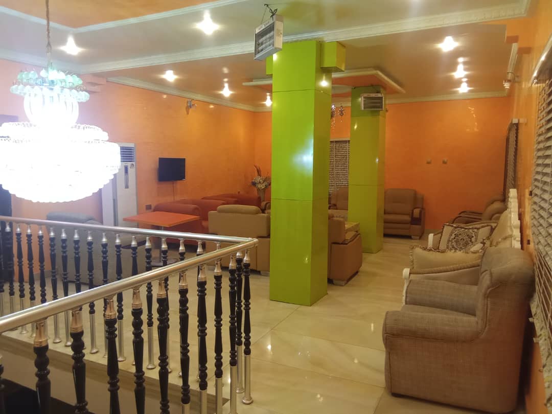 Mathias Executive Lounge3